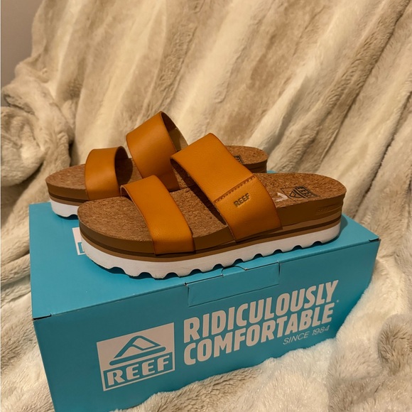 Reef Cushion Hi Sandals Slip On in a Saddle  Brown Color - Picture 3 of 4